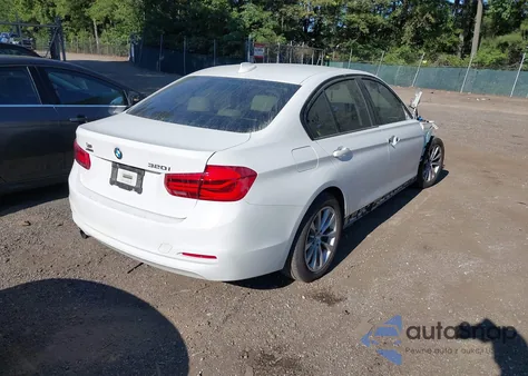2018 BMW 320I xDrive z USA, uszkodzony, nr VIN WBA8E5G50JNV02432